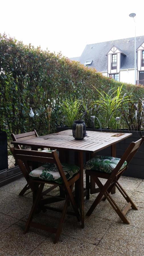 Appartement F2 avec terrasse sud, parking, WIFI Courseulles Extérieur photo