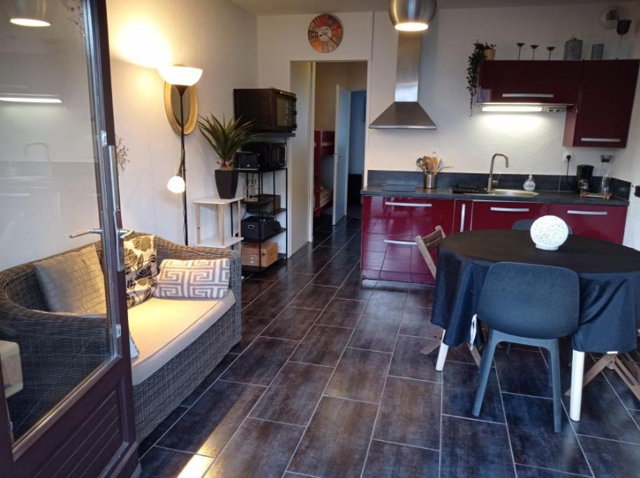 Appartement F2 avec terrasse sud, parking, WIFI Courseulles Extérieur photo